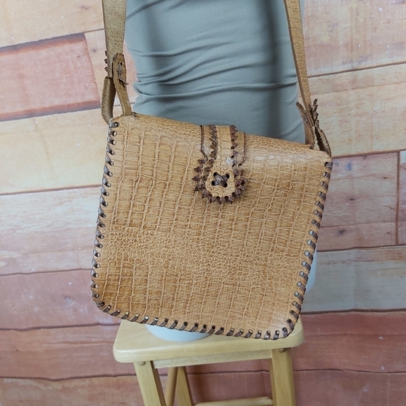 𝅺Vintage hand tooled leather bag hand crafted crossbody purse - Picture 4 of 13